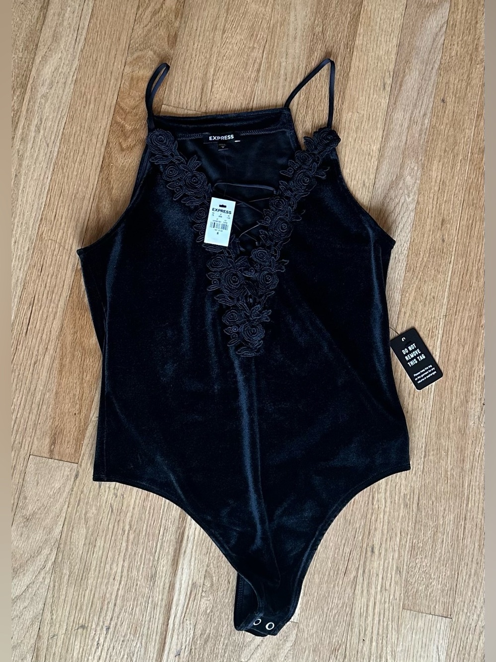 Express NWT Black Velvet V-Neck  Lace-Trim Bodysuit with Floral Appliqué(M)